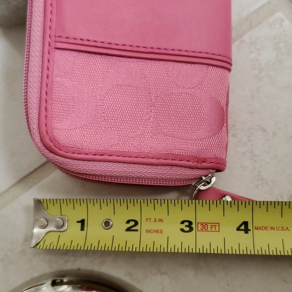 ππ COACH Pink Wrislet Wallet ππ - Picture 11 of 12